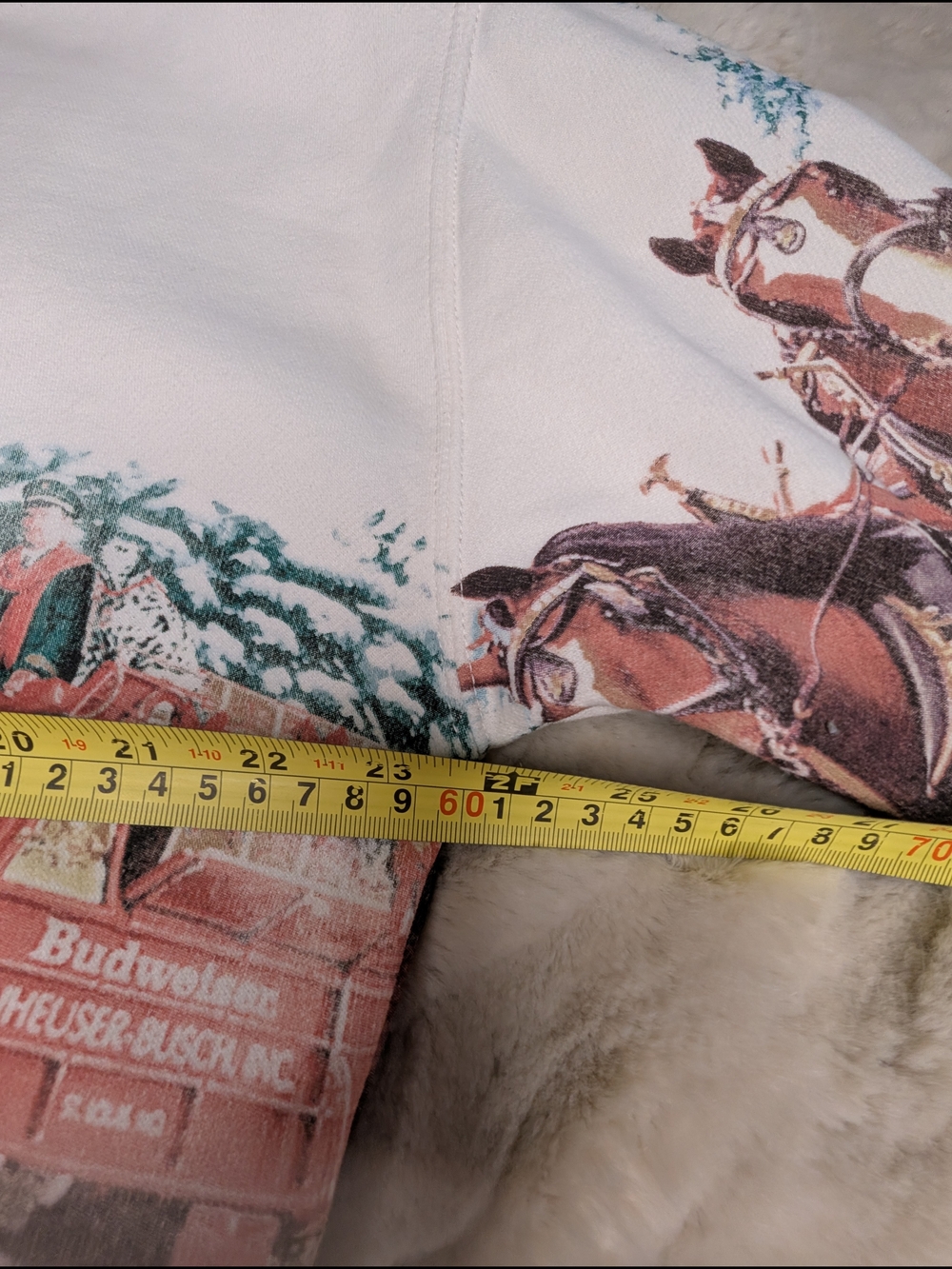 Abercrombie & Fitch Oversized Budweiser Clydesdale Holiday Graphic - Picture 13 of 16
